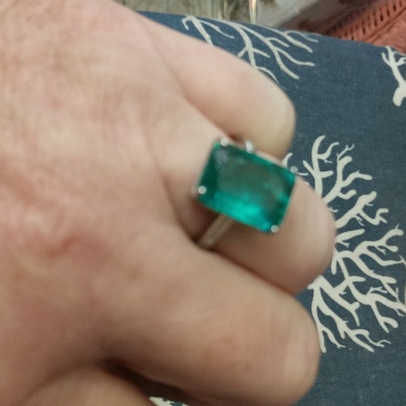 Huge sparkly green gemstone silver ring US8 - Picture 4 of 5
